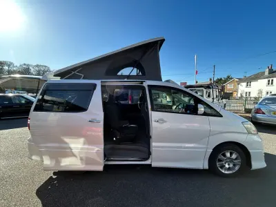 Usado Toyota Alphard 2022 Branco Monovolume
