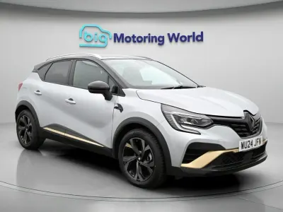 Begagnad Renault Captur Engineered 141 HK (103 kW) 2024 Grå SUV