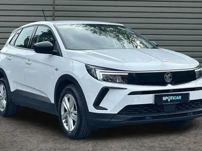 Used Vauxhall Grandland X Design Edition 131 HP (96 kW) 2022 White SUV