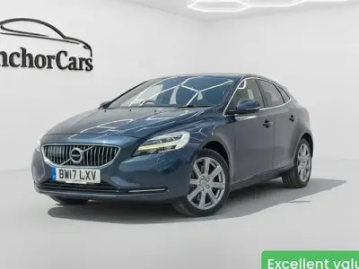 Used Volvo V40 Inscription 150 HP (110 kW) 2017 Blue Hatchback
