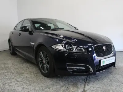 Używany Jaguar XF R-Sport 163 KM (119 kW) 2015 Niebieski Sedan/Limuzyna