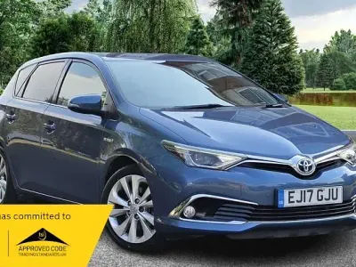 Used Toyota Auris Hybrid 2017 Blue Hatchback