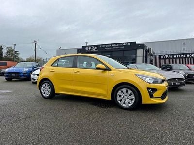Used Kia Rio 83 HP (61 kW) 2021 Yellow Hatchback
