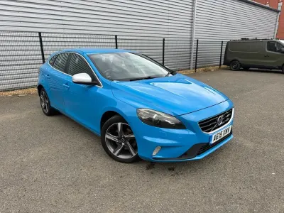 Used Volvo V40 R-Design 120 HP (88 kW) 2015 Blue Hatchback