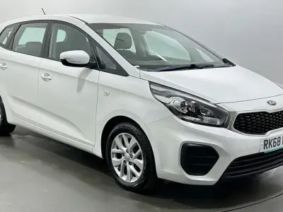 Usado Kia Carens 135 HP (99 kW) 2018 Branco Monovolume