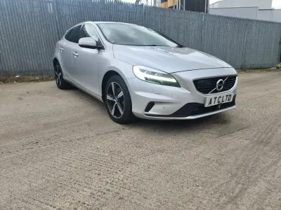 Usado Volvo V40 R-Design 2018 Prateado Citadino