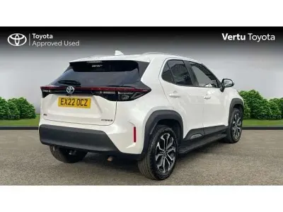 Usado Toyota Yaris Cross Design 113 HP (83 kW) 2022 Branco SUV
