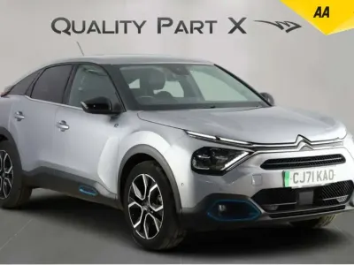 Usado Citroën e-C4 Shine 100 kW (136 CV) 2022 Gris Utilitario