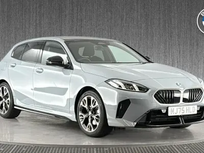 Begagnad BMW 120 M Sport 168 HK (123 kW) 2025 Grå Halvkombi