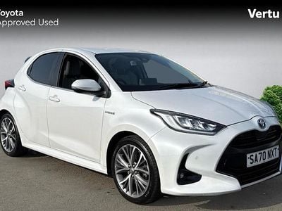Used Toyota Yaris Hybrid 116 HP (85 kW) 2016 Hatchback