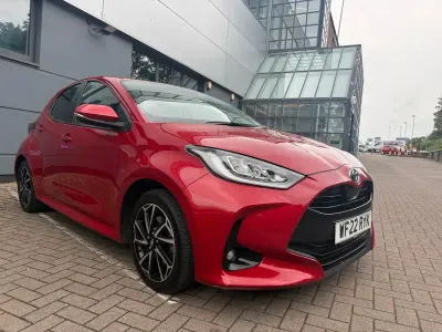 Used Toyota Yaris Design 91 HP (66 kW) 2022 Red Hatchback