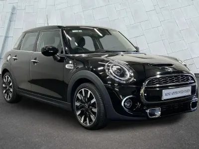 Used Mini Cooper S Exclusive 189 HP (139 kW) 2019 Black Hatchback