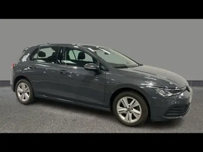 Begagnad VW Golf VIII Life 2024 Grå Halvkombi