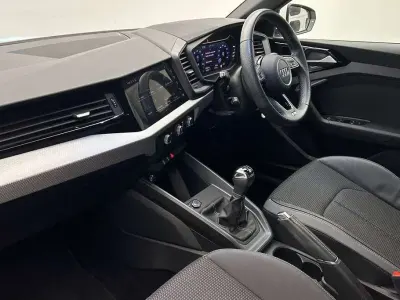 Used Audi A1 S-Line 94 HP (69 kW) 2024 White SUV
