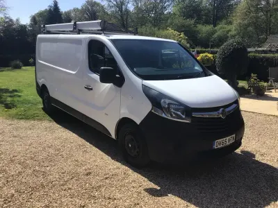 Second-hand Vauxhall Vivaro 2015 Alb