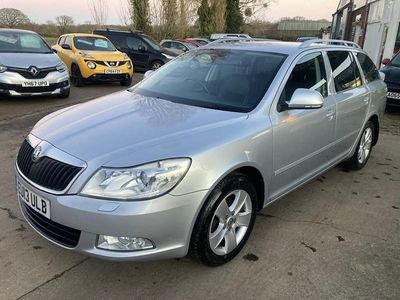 Silver Used 2013 Skoda Octavia Elegance Estate | £5,491 (A bit pricey)