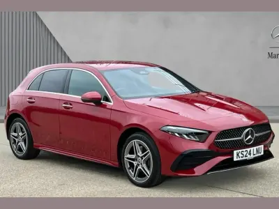 Begagnad Mercedes A250 Executive 214 HK (157 kW) 2024 Röd Halvkombi