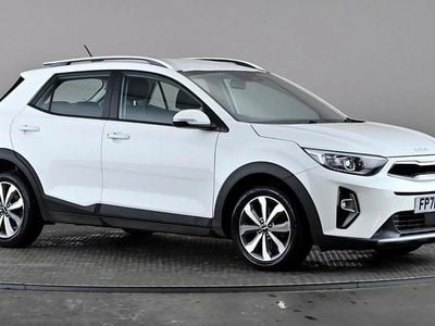 Used Kia Stonic 99 HP (72 kW) 2022 White SUV