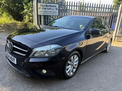 Used Mercedes A180 SE 2014 Purple Hatchback