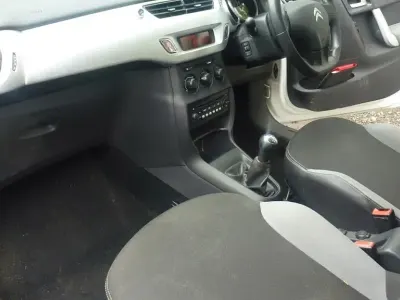 Used Citroën C3 60 HP (44 kW) 2011 White Hatchback