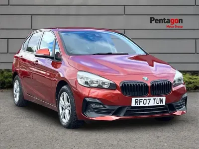Begagnad BMW 220 Comfort Edition 187 HK (137 kW) 2019 Orange Halvkombi