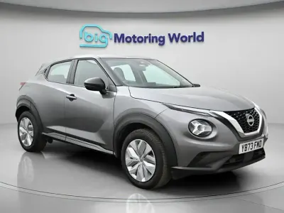 Usado Nissan Juke Acenta 114 CV (83 kW) 2023 Gris SUV
