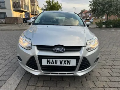 Used Ford Focus 125 HP (91 kW) 2011 Silver Hatchback