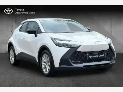 Used Toyota C-HR 140 HP (102 kW) 2025 White SUV
