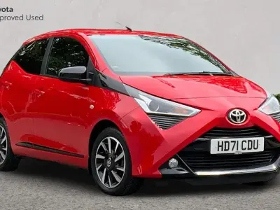 Used Toyota Aygo Trend 72 HP (52 kW) 2021 Red pop Hatchback