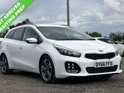 Used Kia Ceed GT-Line 136 HP (100 kW) 2016 White Hatchback