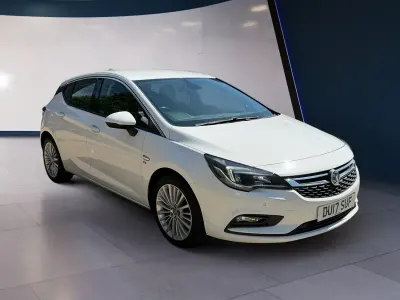 Used Vauxhall Astra Elite 2017 White Hatchback