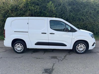 Used Vauxhall Combo Sportive 100 HP (73 kW) 2020 White MPV