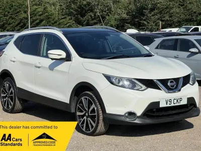 Used Nissan Qashqai Tekna 130 HP (95 kW) 2015 White SUV