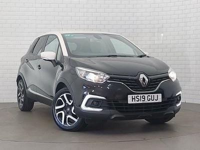 Used Renault Captur Iconic 90 HP (66 kW) 2019 Cream SUV