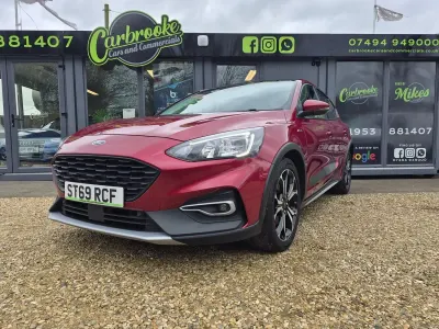 Usado Ford Focus Active X 120 CV (88 kW) 2020 Rojo Utilitario