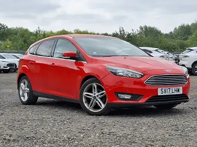 Used Ford Focus Zetec 125 HP (91 kW) 2017 Red Hatchback