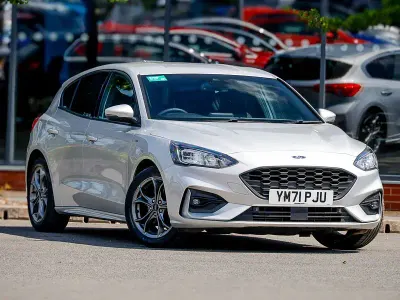Used Ford Focus ST-Line 125 HP (91 kW) 2022 Silver Hatchback