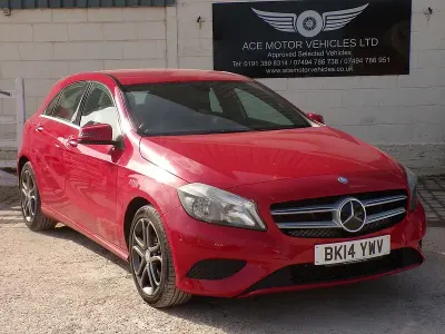 Used Mercedes A180 109 HP (80 kW) 2014 Red Hatchback