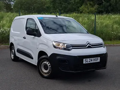 Used Citroën Berlingo 100 HP (73 kW) 2024 White MPV