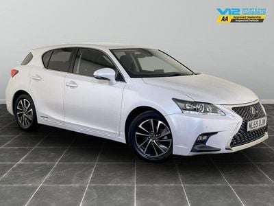 Lexus CT200h