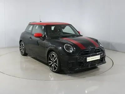 Used Mini Cooper Hatch 154 HP (113 kW) 2024 Black Hatchback