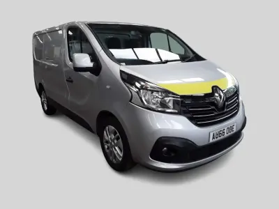 Usado Renault Trafic 2016 Plateado Monovolumen