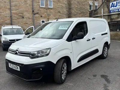 Używany Citroën Berlingo 100 KM (73 kW) 2021 Biały Minivan