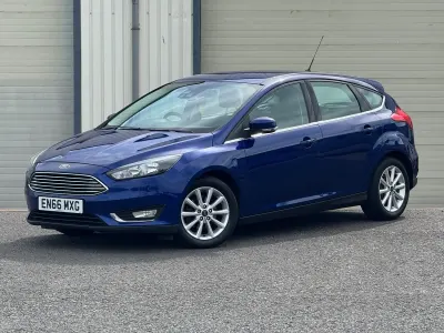 Used Ford Focus Titanium 125 HP (91 kW) 2016 Blue Hatchback