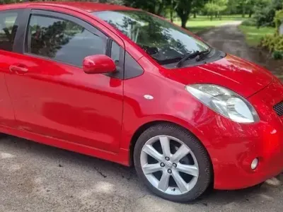 Used Toyota Yaris SR 133 HP (97 kW) 2007 Red Hatchback