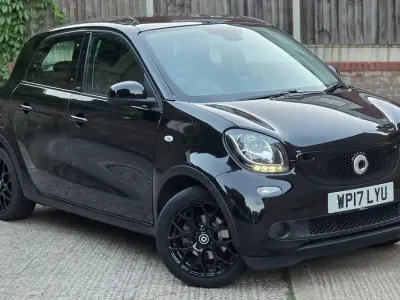 Used Smart ForFour Premium 90 HP (66 kW) 2017 Black Hatchback