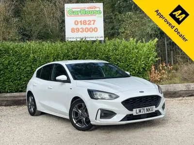 Used Ford Focus ST-Line 125 HP (91 kW) 2021 White Hatchback