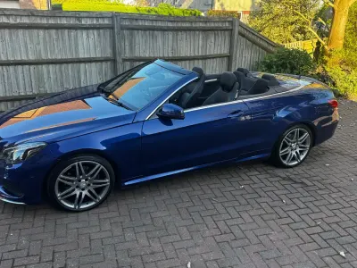 Gebraucht Mercedes E220 AMG line 177 PS (130 kW) 2016 Blau Cabrio
