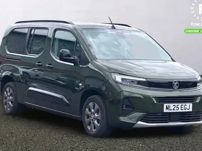 Used Vauxhall Combo Ultimate 100 kW (136 HP) 2025 Green MPV