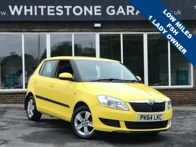 Begagnad Skoda Fabia SE 69 HK (50 kW) 2014 Gul Halvkombi